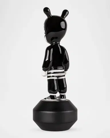 Lladro "The Guest by Diaz-Faes" Little Sculpture | Thumbnail 3 Lladro "The Guest by Diaz-Faes" Little Sculpture | Thumbnail 3