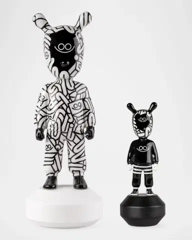 Lladro "The Guest by Diaz-Faes" Little Sculpture | Thumbnail 5 Lladro "The Guest by Diaz-Faes" Little Sculpture | Thumbnail 5