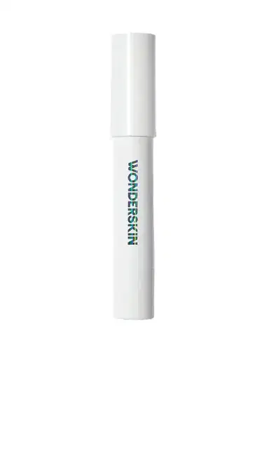 Wonderskin Wonder Blading 3-in-1 Lip Scrub | Thumbnail 2 Wonderskin Wonder Blading 3-in-1 Lip Scrub | Thumbnail 2