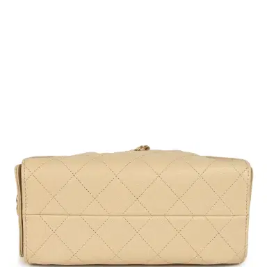 Chanel Chanel Mini 25 Hobo Bag Light Beige Caviar Antique Gold Hardware | Thumbnail 6 Chanel Chanel Mini 25 Hobo Bag Light Beige Caviar Antique Gold Hardware | Thumbnail 6