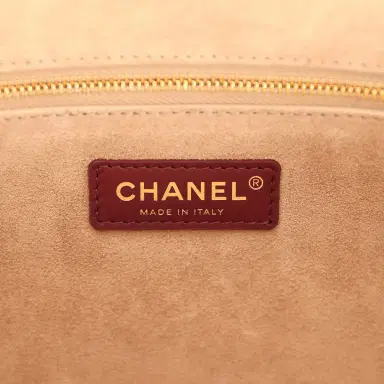 Chanel Chanel Small Cerf Shopping Bag Burgundy Calfskin Gold Hardware | Thumbnail 8 Chanel Chanel Small Cerf Shopping Bag Burgundy Calfskin Gold Hardware | Thumbnail 8