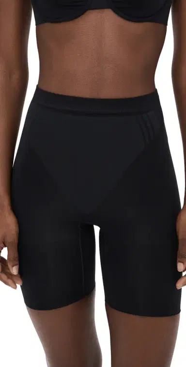 Spanx SPANXsculpt GoFigure Mid Thigh Shorts Very Black M | Thumbnail 1 Spanx SPANXsculpt GoFigure Mid Thigh Shorts Very Black M | Thumbnail 1