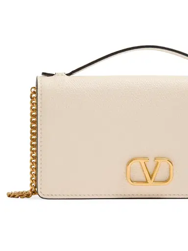 Valentino Garavani Women's Vlogo Signature Grainy Calfskin Wallet with Chain - Light | Thumbnail 6 Valentino Garavani Women's Vlogo Signature Grainy Calfskin Wallet with Chain - Light | Thumbnail 6