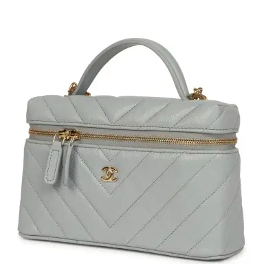 Chanel Chanel Chevron Top Handle Long Vanity Case with Chain Grey Shiny Caviar Gold Hardware | Thumbnail 5 Chanel Chanel Chevron Top Handle Long Vanity Case with Chain Grey Shiny Caviar Gold Hardware | Thumbnail 5