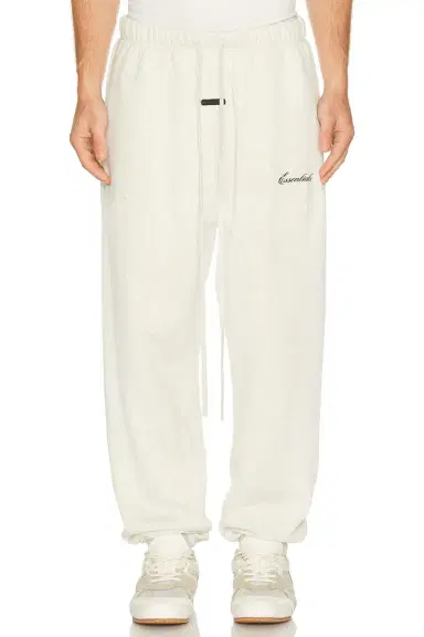 Fear of God Essentials Classic Sweatpant | Thumbnail 3 Fear of God Essentials Classic Sweatpant | Thumbnail 3