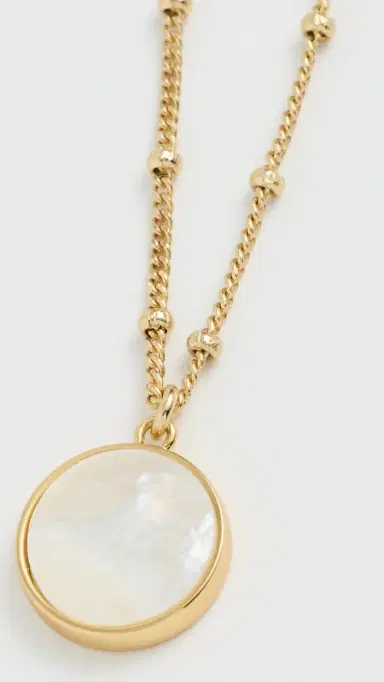 Madewell Three-Pack Mother of Pearl Necklace Set Vintage Gold One Size | Thumbnail 6 Madewell Three-Pack Mother of Pearl Necklace Set Vintage Gold One Size | Thumbnail 6