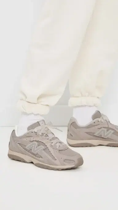 New Balance 204L Sneakers White/Beige M 5/ W 6.5 | Thumbnail 3 New Balance 204L Sneakers White/Beige M 5/ W 6.5 | Thumbnail 3