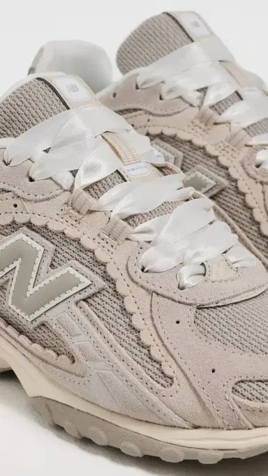 New Balance 204L Sneakers White/Beige M 5/ W 6.5 | Thumbnail 6 New Balance 204L Sneakers White/Beige M 5/ W 6.5 | Thumbnail 6