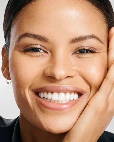 Cle de Peau Beaute Radiant Cream Foundation SPF 25 | Thumbnail 3 Cle de Peau Beaute Radiant Cream Foundation SPF 25 | Thumbnail 3