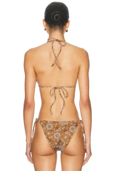 SKIMS Signature Swim Triangle Bikini Top | Thumbnail 3 SKIMS Signature Swim Triangle Bikini Top | Thumbnail 3