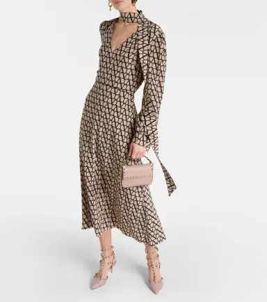 Valentino Garavani Rockstud Small leather shoulder bag | Thumbnail 4 Valentino Garavani Rockstud Small leather shoulder bag | Thumbnail 4