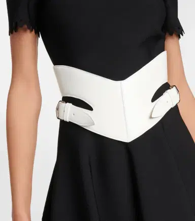 Alaïa Alaïa Cut-out leather belt | Thumbnail 3 Alaïa Alaïa Cut-out leather belt | Thumbnail 3