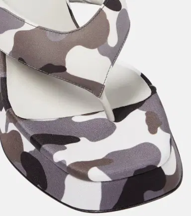 Gia Borghini Gia 17 Uni camouflage platform thong sandals | Thumbnail 2 Gia Borghini Gia 17 Uni camouflage platform thong sandals | Thumbnail 2