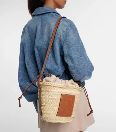 Loewe Paula's Ibiza Anagram woven shoulder bag | Thumbnail 4 Loewe Paula's Ibiza Anagram woven shoulder bag | Thumbnail 4