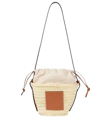 Loewe Paula's Ibiza Anagram woven shoulder bag | Thumbnail 1 Loewe Paula's Ibiza Anagram woven shoulder bag | Thumbnail 1
