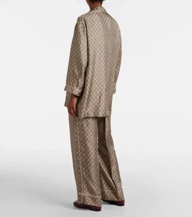 Gucci GG Supreme oversized silk shirt | Thumbnail 4 Gucci GG Supreme oversized silk shirt | Thumbnail 4
