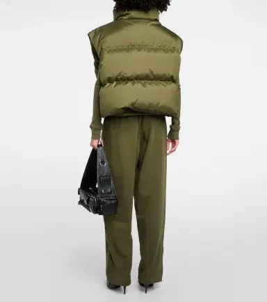 Wardrobe.NYC Wardrobe. NYC Cropped down vest | Thumbnail 2 Wardrobe.NYC Wardrobe. NYC Cropped down vest | Thumbnail 2