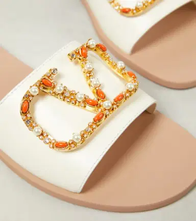 Valentino Garavani VLogo Signature embellished leather slides | Thumbnail 4 Valentino Garavani VLogo Signature embellished leather slides | Thumbnail 4