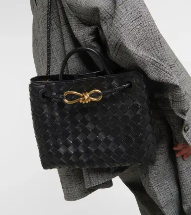 Bottega Veneta Andiamo Small leather tote bag | Thumbnail 4 Bottega Veneta Andiamo Small leather tote bag | Thumbnail 4
