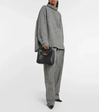 Bottega Veneta Andiamo Small leather tote bag | Thumbnail 6 Bottega Veneta Andiamo Small leather tote bag | Thumbnail 6