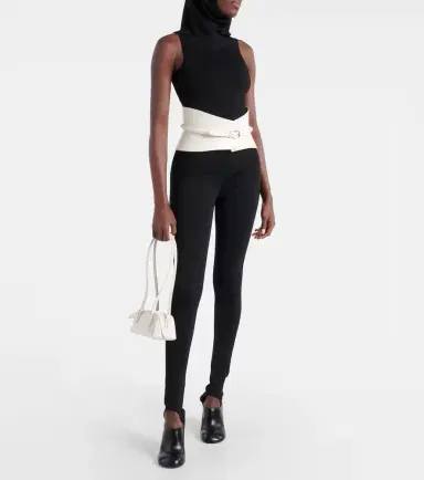 Alaïa Alaïa Le Teckel Small leather shoulder bag | Thumbnail 4 Alaïa Alaïa Le Teckel Small leather shoulder bag | Thumbnail 4