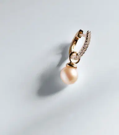 Mateo 14kt gold single hoop earring with diamonds and freshwater pearl | Thumbnail 6 Mateo 14kt gold single hoop earring with diamonds and freshwater pearl | Thumbnail 6
