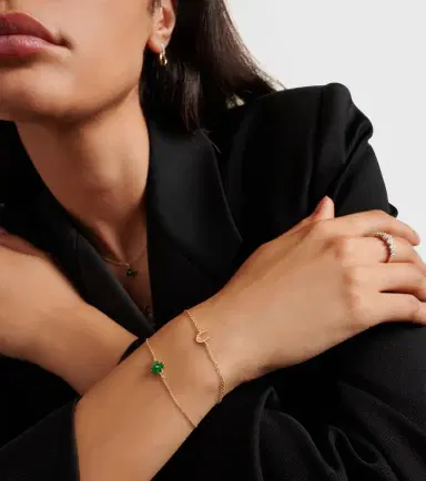 STONE AND STRAND Lucky Horseshoe 10kt gold bracelet | Thumbnail 3 STONE AND STRAND Lucky Horseshoe 10kt gold bracelet | Thumbnail 3