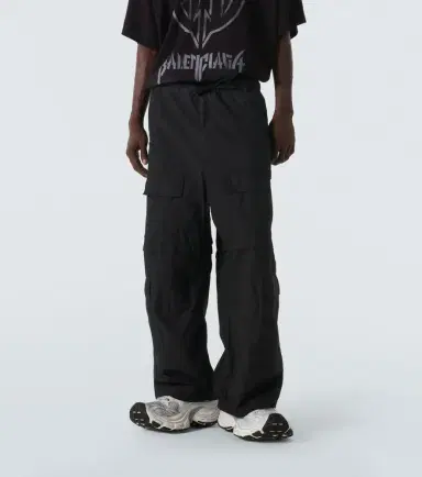 Balenciaga Wide cotton-blend cargo pants | Thumbnail 4 Balenciaga Wide cotton-blend cargo pants | Thumbnail 4