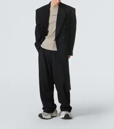Balenciaga Double-breasted cashmere and wool overcoat | Thumbnail 6 Balenciaga Double-breasted cashmere and wool overcoat | Thumbnail 6