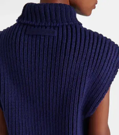 Victoria Beckham Turtleneck sweater vest | Thumbnail 2 Victoria Beckham Turtleneck sweater vest | Thumbnail 2