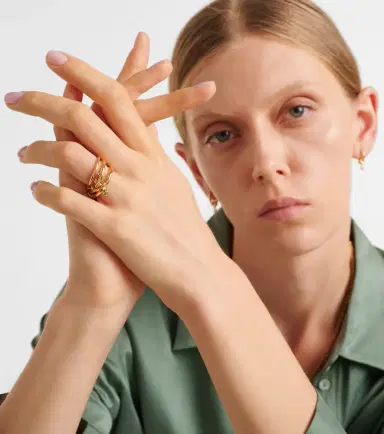 Spinelli Kilcollin Piera 18kt gold linked rings with emerald | Thumbnail 4 Spinelli Kilcollin Piera 18kt gold linked rings with emerald | Thumbnail 4