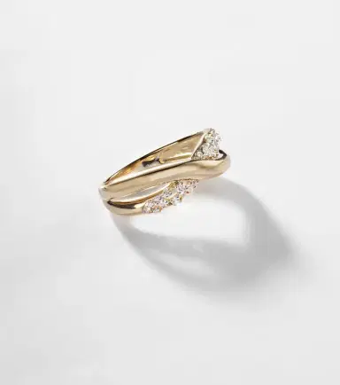 Stone and Strand Glitterati Kiss 14kt gold ring with diamonds | Thumbnail 3 Stone and Strand Glitterati Kiss 14kt gold ring with diamonds | Thumbnail 3