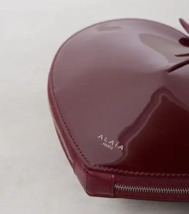 Alaïa Alaïa Le Caur patent leather crossbody bag | Thumbnail 4 Alaïa Alaïa Le Caur patent leather crossbody bag | Thumbnail 4