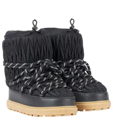 Miu Miu Logo matelassé snow boots | Thumbnail 1 Miu Miu Logo matelassé snow boots | Thumbnail 1