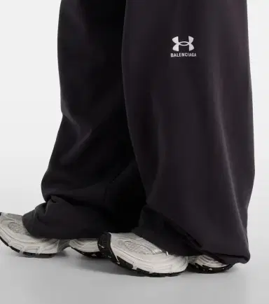 Balenciaga Cotton sweatpants | Thumbnail 2 Balenciaga Cotton sweatpants | Thumbnail 2