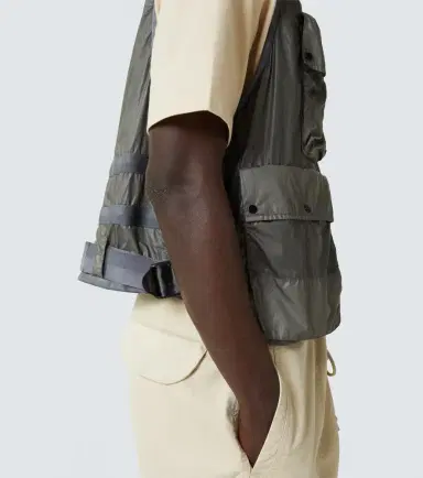 C.P. Company C. P. Company CS II logo technical vest | Thumbnail 6 C.P. Company C. P. Company CS II logo technical vest | Thumbnail 6