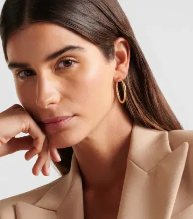 STONE AND STRAND Bold Sparkle Medium 14kt gold hoop earrings | Thumbnail 4 STONE AND STRAND Bold Sparkle Medium 14kt gold hoop earrings | Thumbnail 4