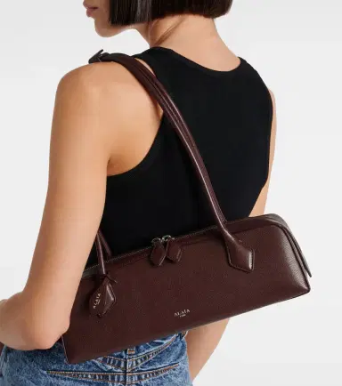 Alaïa Alaïa Le Teckel Medium leather shoulder bag | Thumbnail 2 Alaïa Alaïa Le Teckel Medium leather shoulder bag | Thumbnail 2