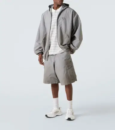 Balenciaga Cotton cargo shorts | Thumbnail 3 Balenciaga Cotton cargo shorts | Thumbnail 3