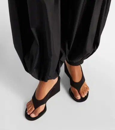 Alaïa Alaïa Cube 75 suede wedge thong sandals | Thumbnail 6 Alaïa Alaïa Cube 75 suede wedge thong sandals | Thumbnail 6