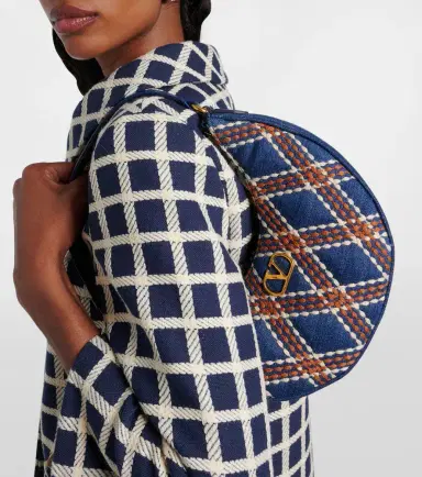 Valentino Garavani Quiltie 67 embroidered denim shoulder bag | Thumbnail 5 Valentino Garavani Quiltie 67 embroidered denim shoulder bag | Thumbnail 5