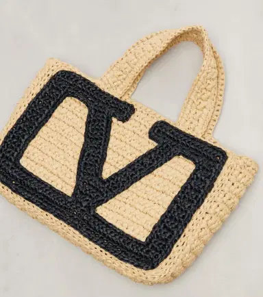 Valentino Garavani Viva Superstar Small raffia tote bag | Thumbnail 2 Valentino Garavani Viva Superstar Small raffia tote bag | Thumbnail 2
