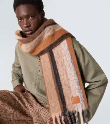Loewe Alpaca and wool-blend jacquard scarf | Thumbnail 4 Loewe Alpaca and wool-blend jacquard scarf | Thumbnail 4