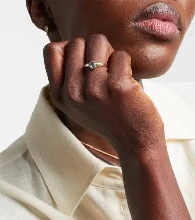STONE AND STRAND Morrison 14kt gold ring with blue topaz | Thumbnail 4 STONE AND STRAND Morrison 14kt gold ring with blue topaz | Thumbnail 4