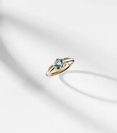 STONE AND STRAND Morrison 14kt gold ring with blue topaz | Thumbnail 5 STONE AND STRAND Morrison 14kt gold ring with blue topaz | Thumbnail 5