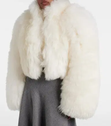 Alaïa Alaïa Cropped shearling jacket | Thumbnail 5 Alaïa Alaïa Cropped shearling jacket | Thumbnail 5