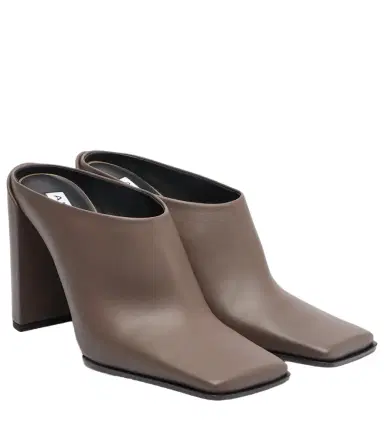 Alaïa Alaïa Leather mules | Thumbnail 1 Alaïa Alaïa Leather mules | Thumbnail 1