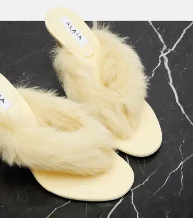 Alaïa Alaïa Shearling and leather thong sandals | Thumbnail 4 Alaïa Alaïa Shearling and leather thong sandals | Thumbnail 4