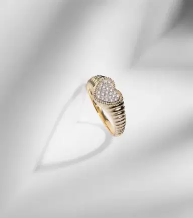 Yvonne Léon Yvonne Léon Baby 9kt gold ring with diamonds | Thumbnail 5 Yvonne Léon Yvonne Léon Baby 9kt gold ring with diamonds | Thumbnail 5