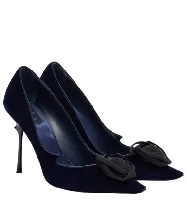 Roger Vivier Rose Vivier 100 floral-appliqué velvet pumps | Thumbnail 1 Roger Vivier Rose Vivier 100 floral-appliqué velvet pumps | Thumbnail 1